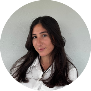 photo de ines bouhaoula sales development representative